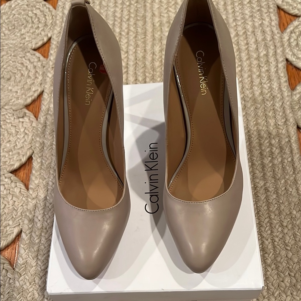 Calvin Klein Tan Heels Classic Professional Pumps